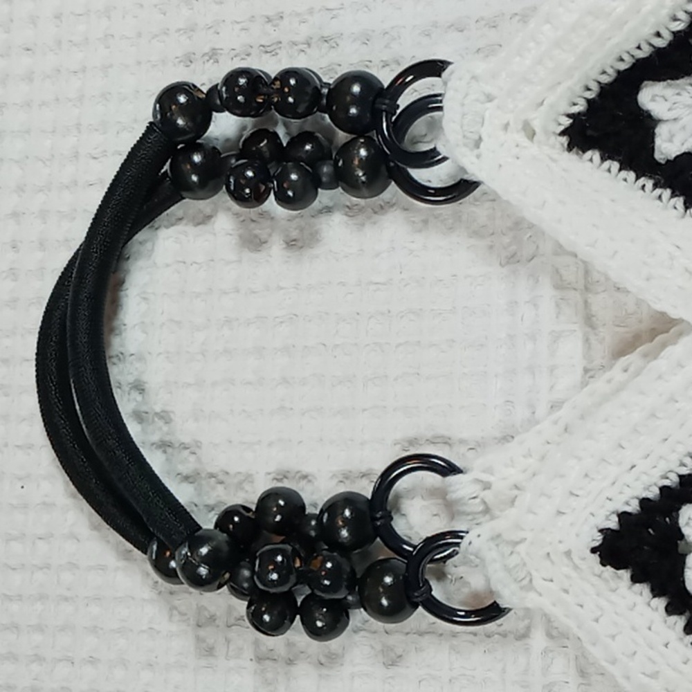 Hand Crafted Blk/Wht Crochet Granny Square Handbag With Beaded Handle & Tassel - Picture 3 of 8